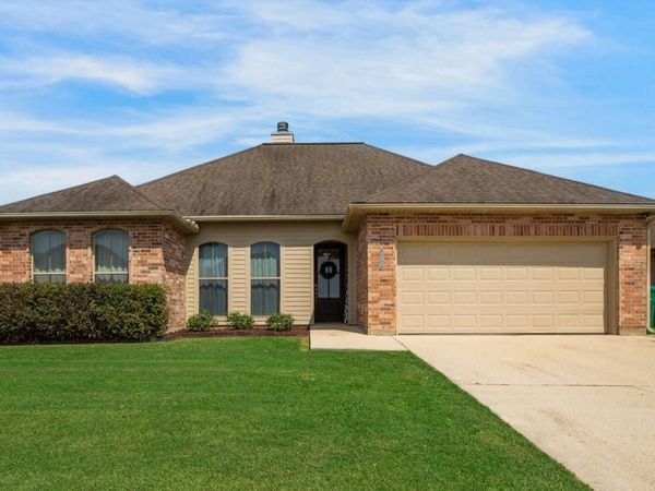 103 Still Waters Road, Broussard, LA 70518