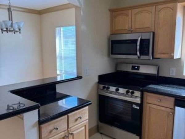 744 NE 14th Avenue, Unit 12, Fort Lauderdale, FL 33304