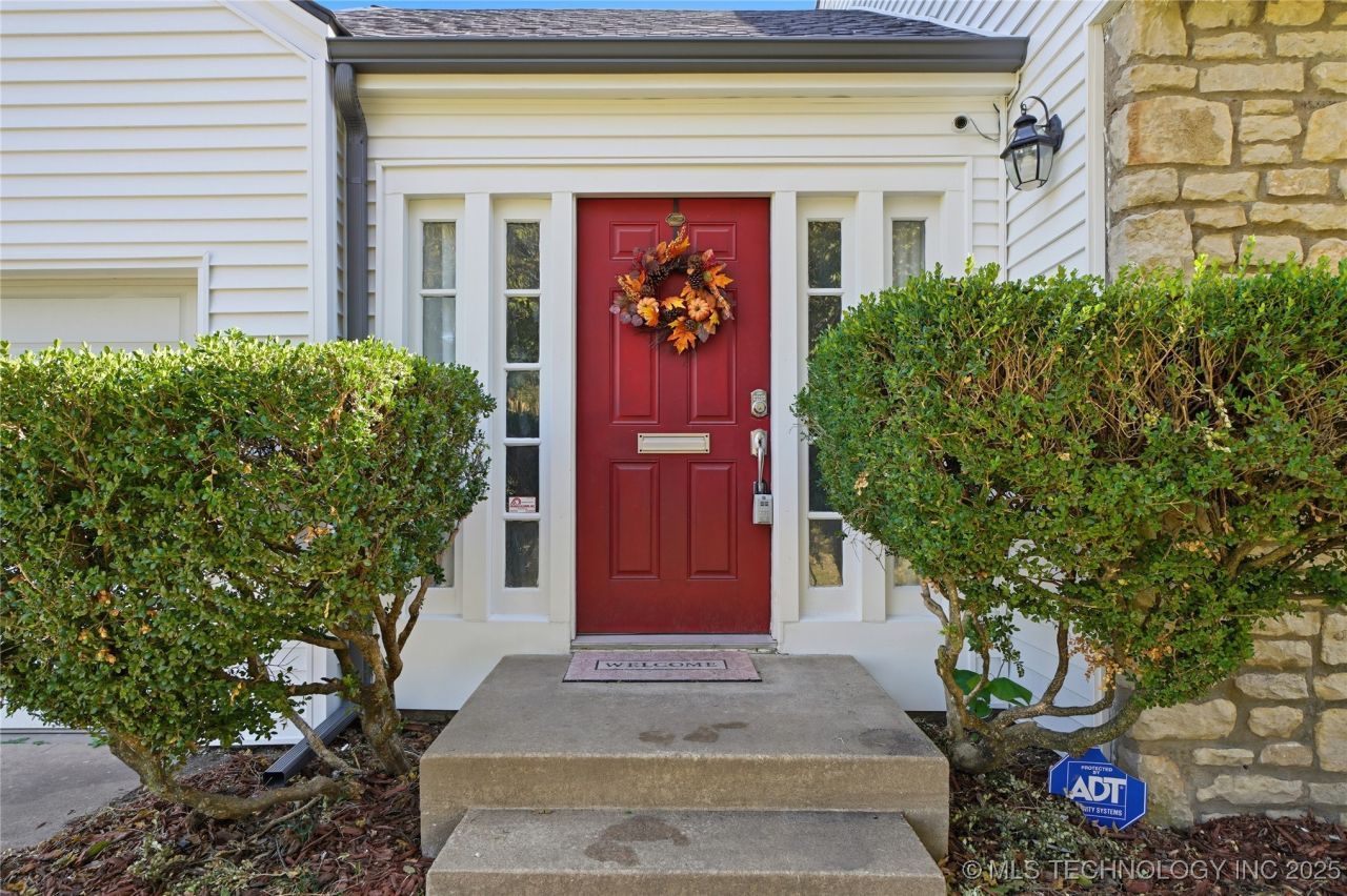 1335 S Urbana Avenue, Tulsa, OK 74112 Main Photo