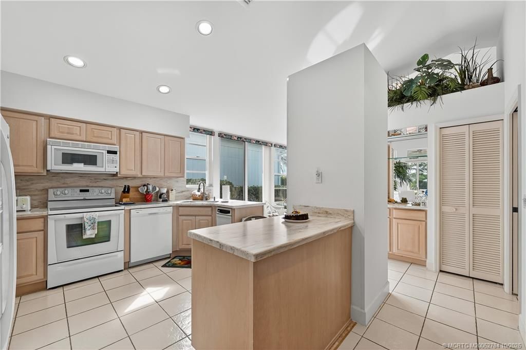 2223 NW Seagrass Drive, Palm City, FL 34990 Photo