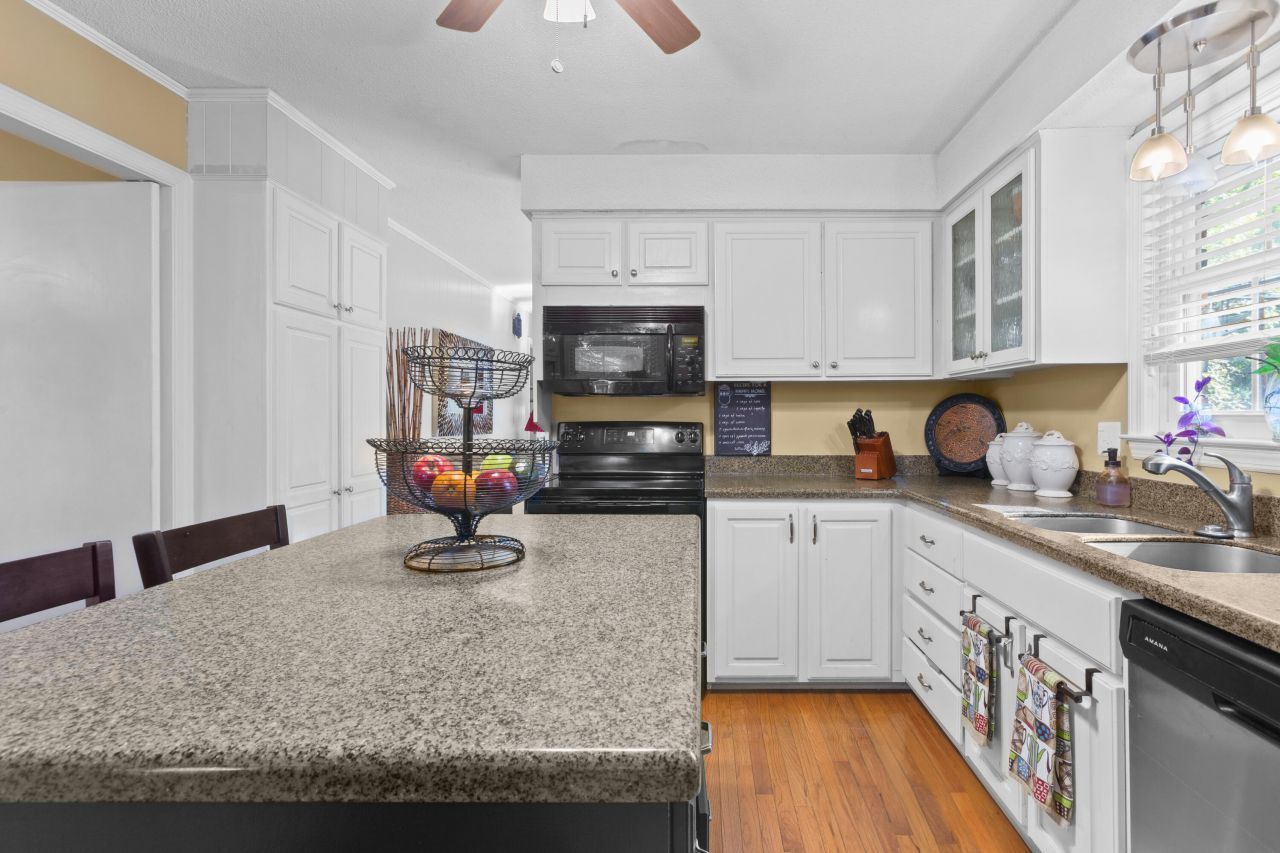 110 Harter Drive Photo 10