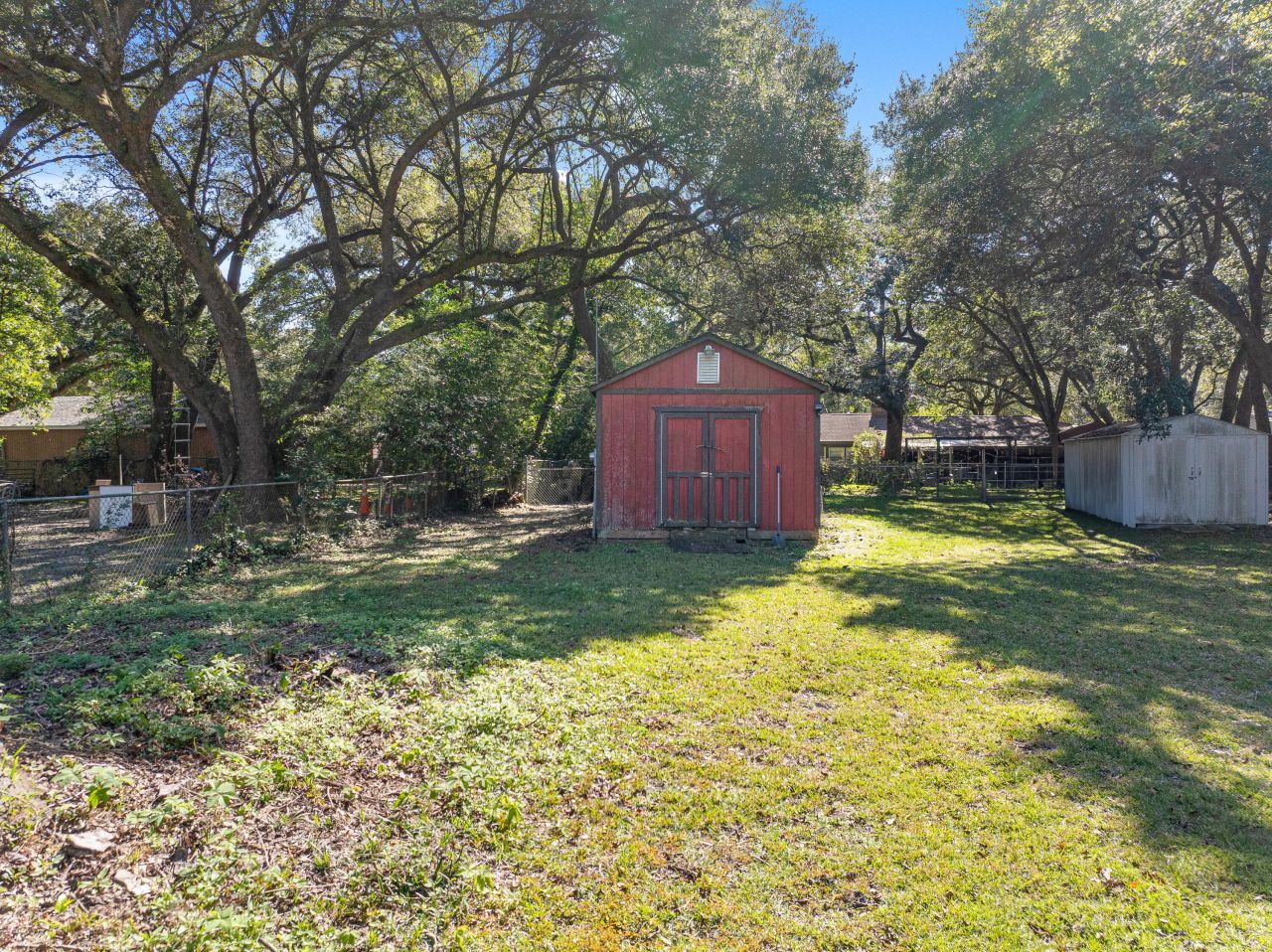 110 Harter Drive Photo 23