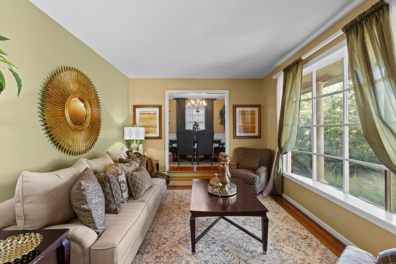 110 Harter Drive Photo 6