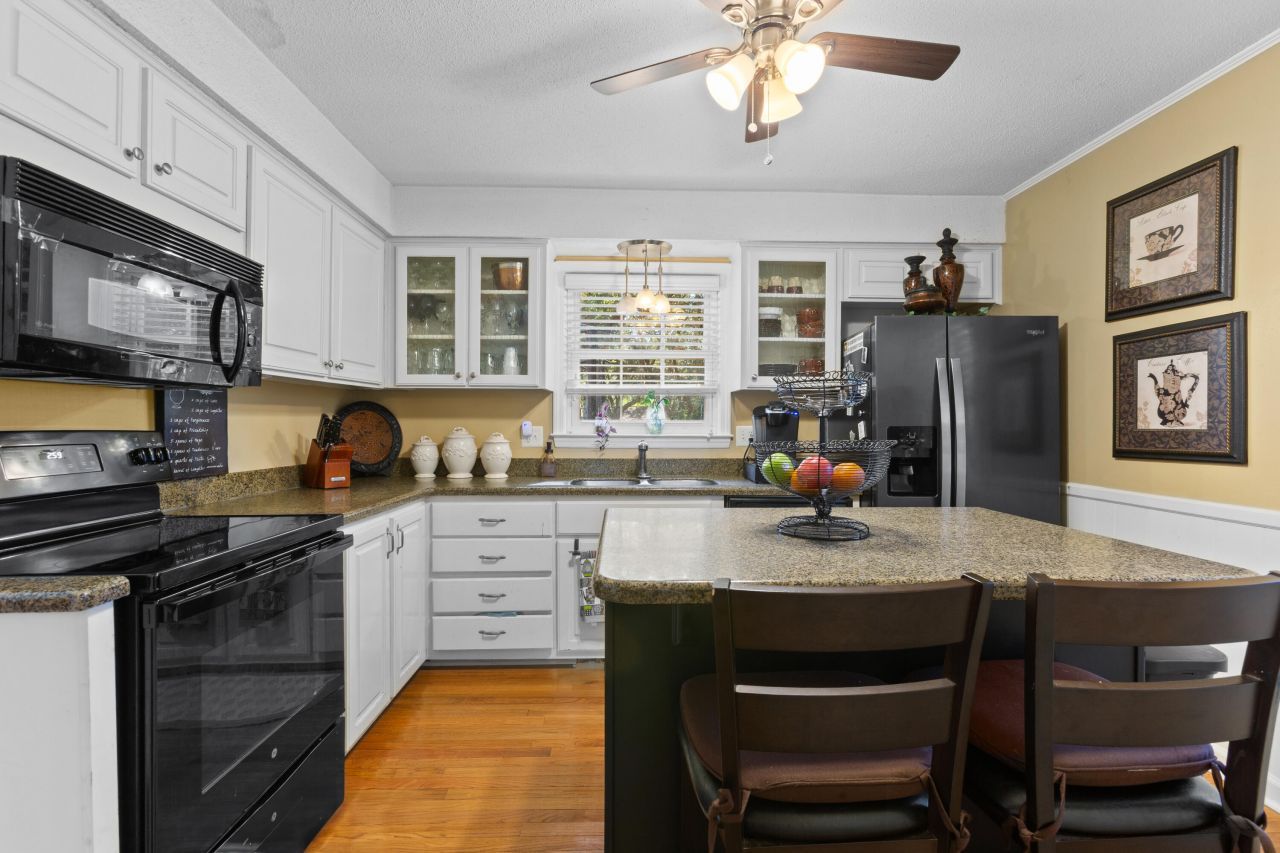 110 Harter Drive Photo 8