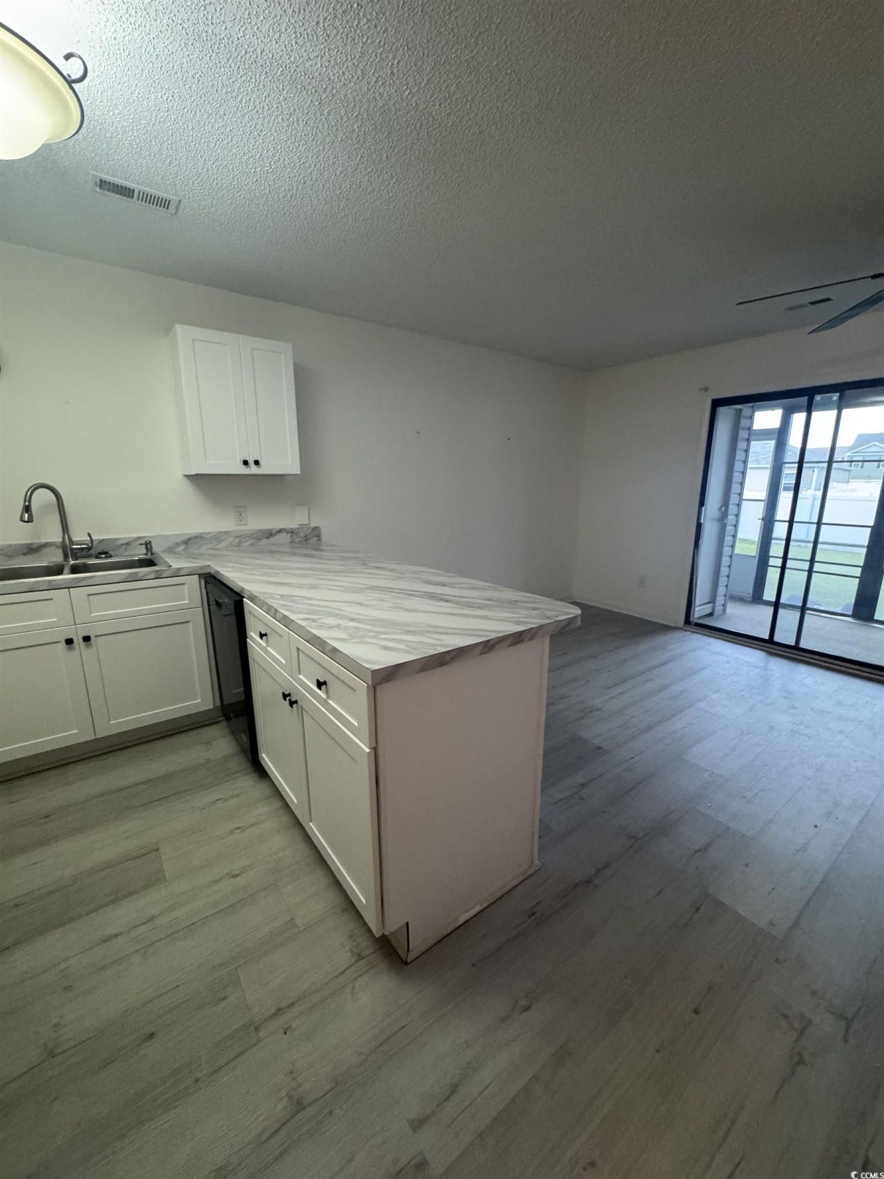 500 Fairway Village Dr. Photo 8