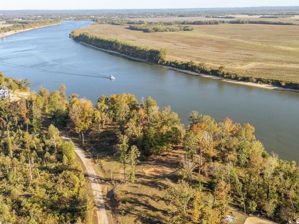 60 SLEEPY HOLLOW LN, Morris Chapel, TN 38361