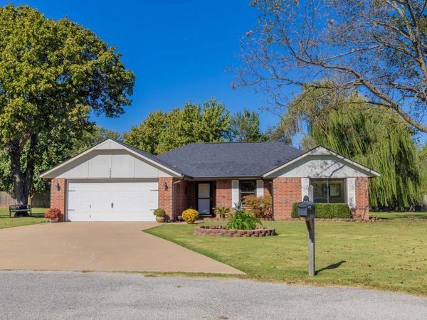 1426 Kings Place, Grove, OK 74344