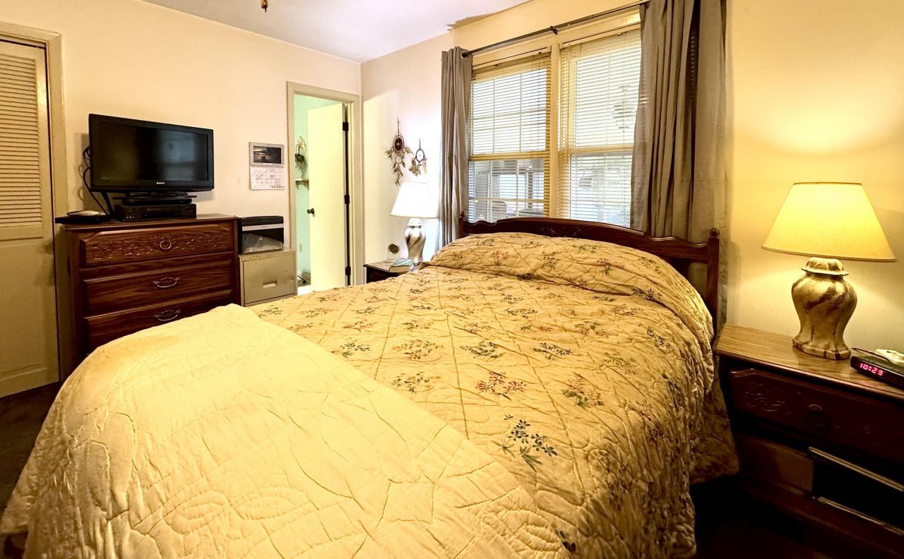 4057 Creekmoor Drive Photo 5