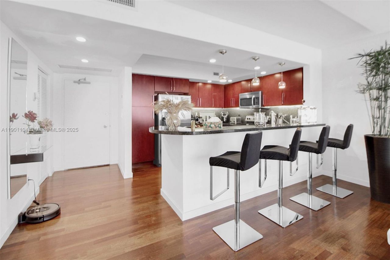 5600 Collins Ave, Unit 9E, Miami Beach, FL 33140 Photo