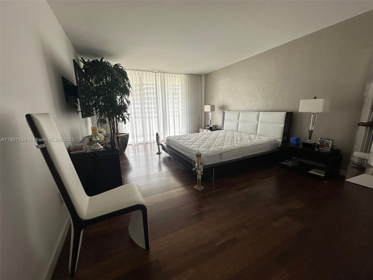 5600 Collins Ave, Unit 9E, Miami Beach, FL 33140 Photo