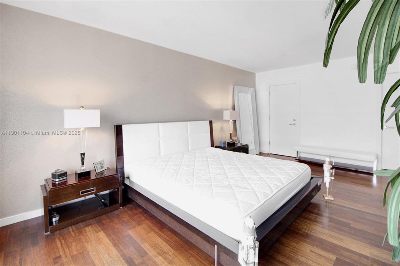 5600 Collins Ave, Unit 9E, Miami Beach, FL 33140 Photo