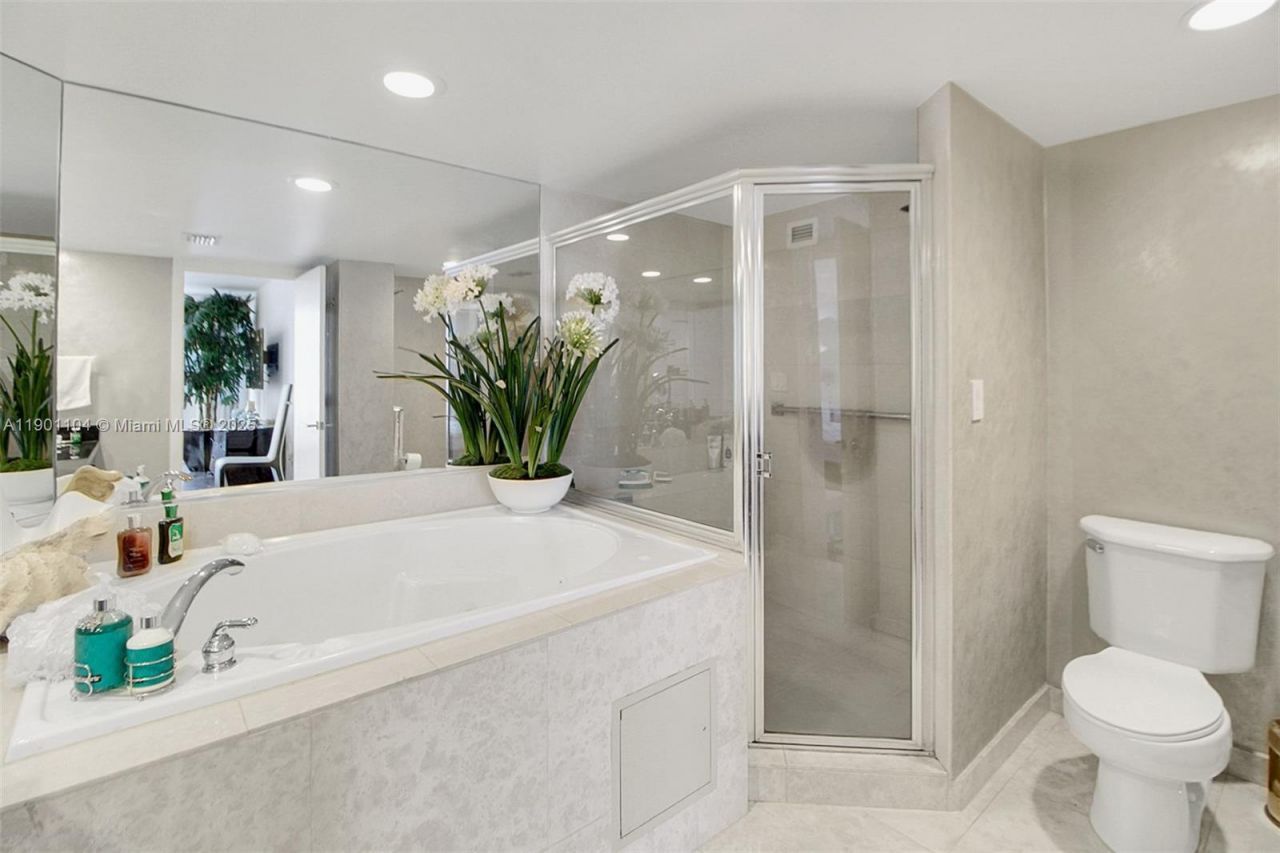 5600 Collins Ave, Unit 9E, Miami Beach, FL 33140 Photo