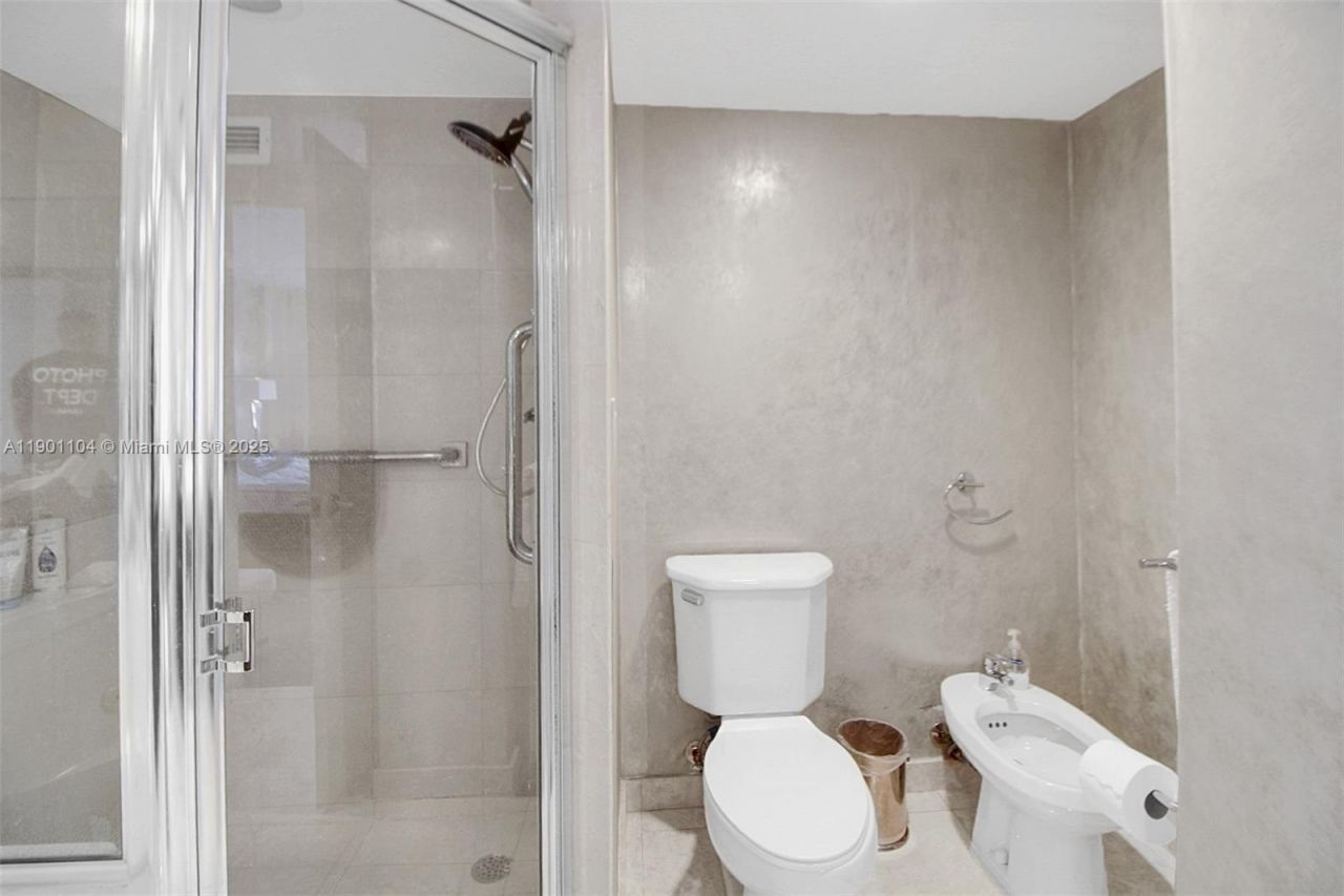 5600 Collins Ave, Unit 9E, Miami Beach, FL 33140 Photo