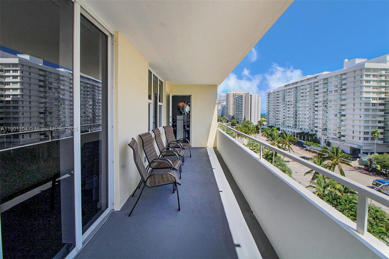 5600 Collins Ave, Unit 9E, Miami Beach, FL 33140 Photo