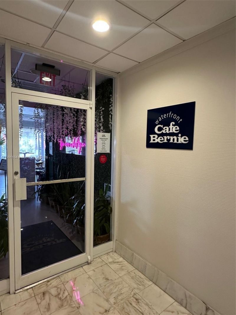 5600 Collins Ave, Unit 9E, Miami Beach, FL 33140 Photo