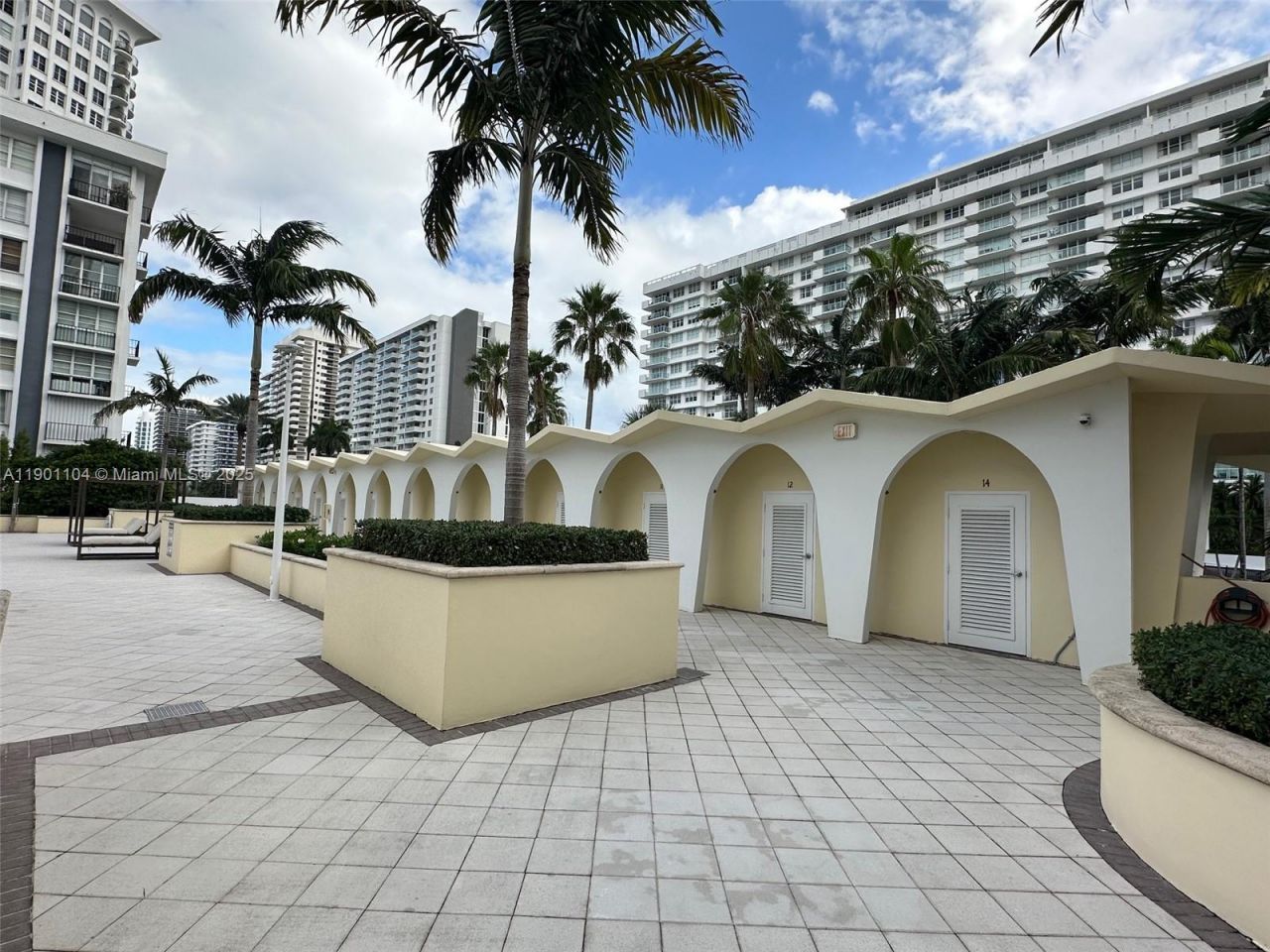 5600 Collins Ave, Unit 9E, Miami Beach, FL 33140 Photo