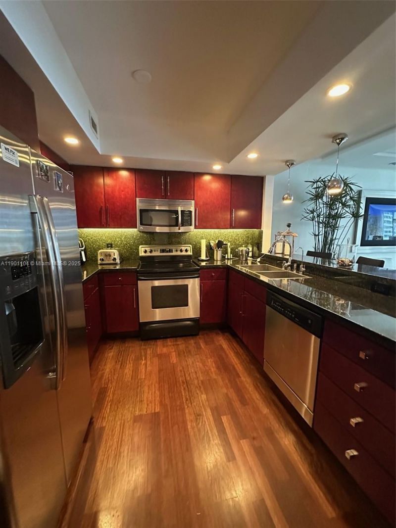 5600 Collins Ave, Unit 9E, Miami Beach, FL 33140 Photo