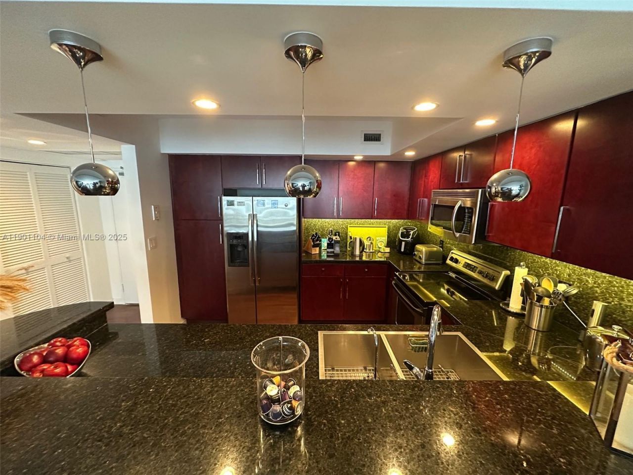 5600 Collins Ave, Unit 9E, Miami Beach, FL 33140 Photo