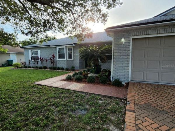 542 BLACKSTONE AVENUE, DELTONA, FL 32725