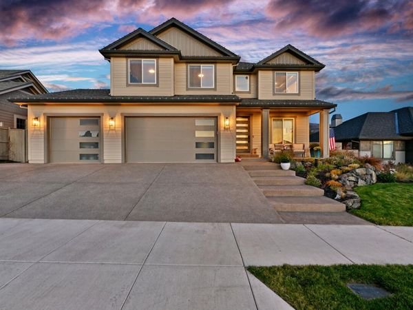 561 Autumn Hills Drive, Medford, OR 97504
