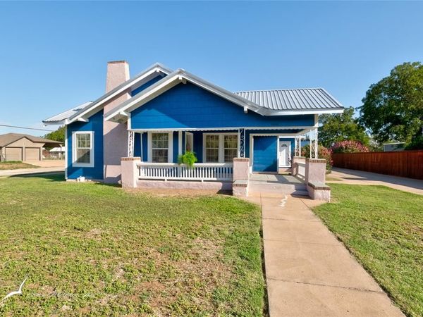 1001 E Wells Street, Stamford, TX 79553