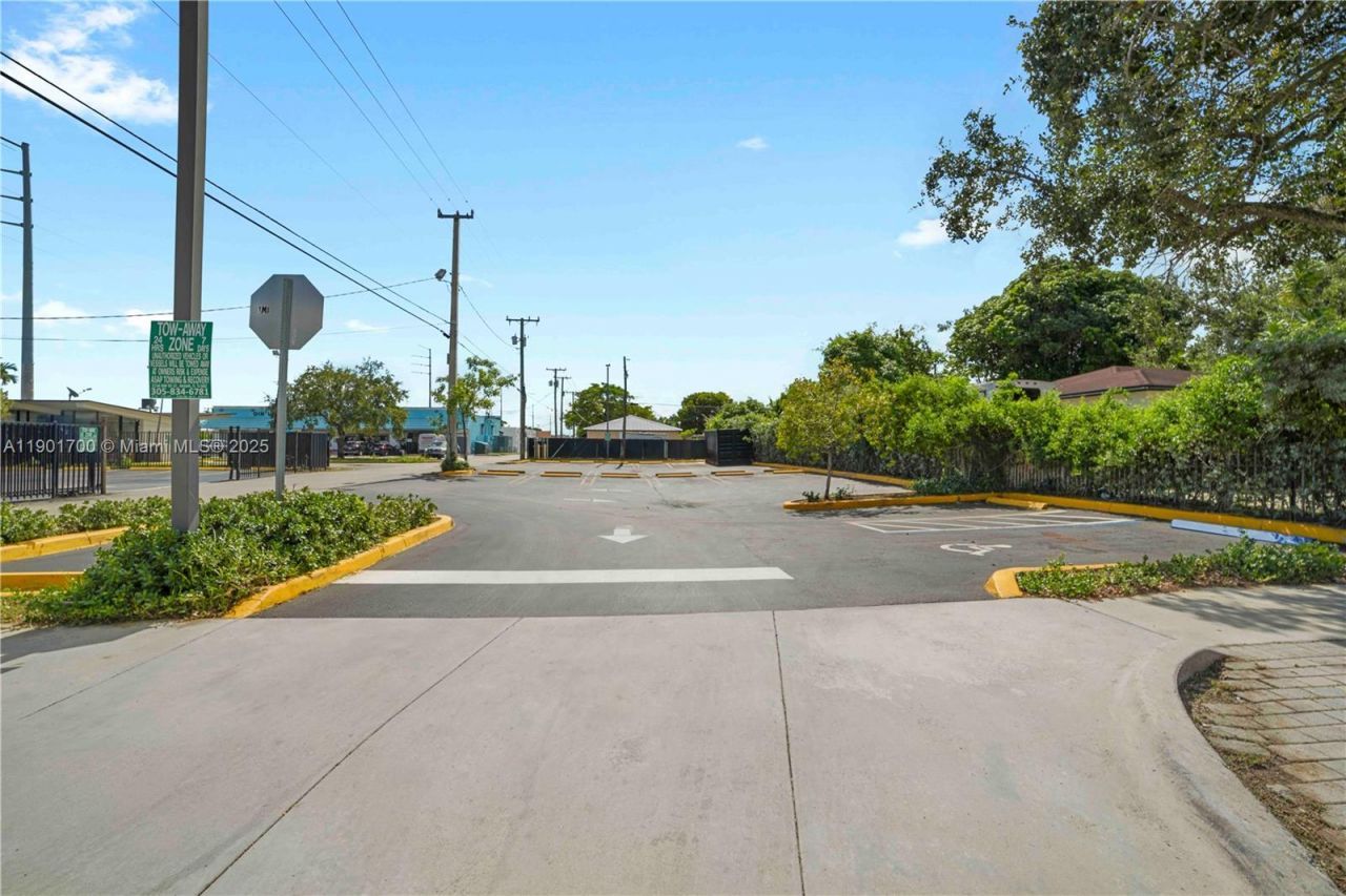 720 NW 125th St, North Miami, FL 33168 Photo