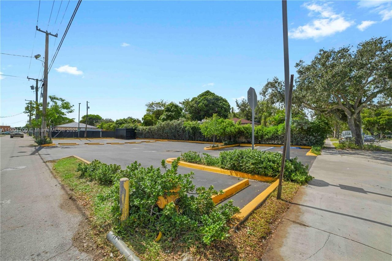 720 NW 125th St, North Miami, FL 33168 Photo