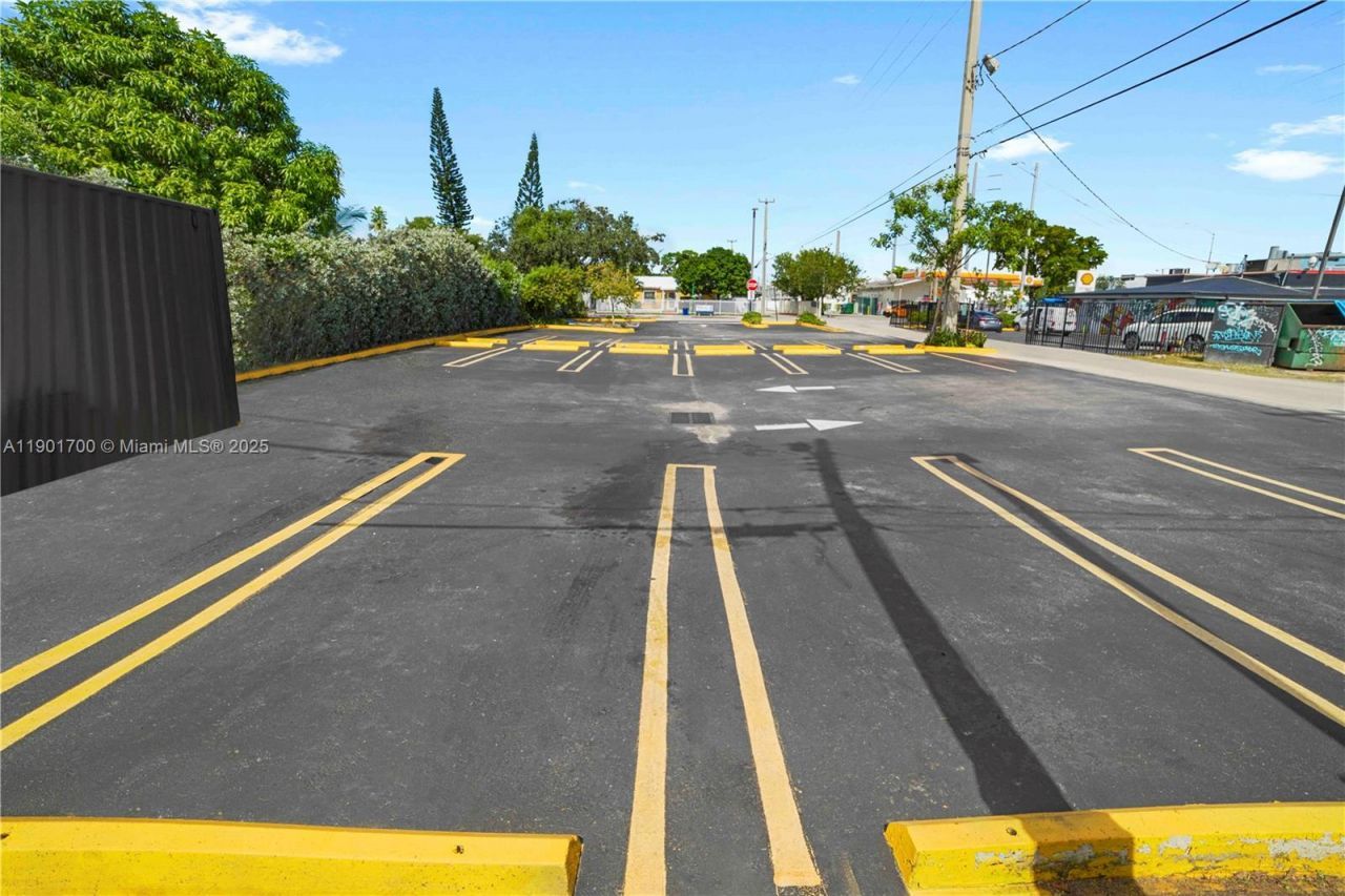 720 NW 125th St, North Miami, FL 33168 Photo