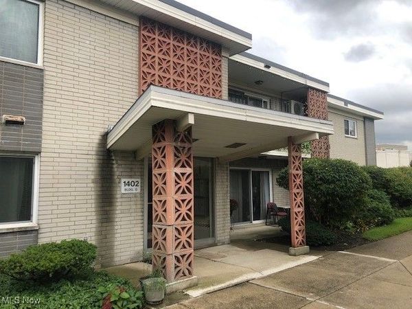 1402 Golden Gate Boulevard, Unit G102, Mayfield Heights, OH 44124