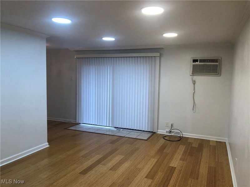 1402 Golden Gate Boulevard, Unit G102, Mayfield Heights, OH 44124 Photo 11