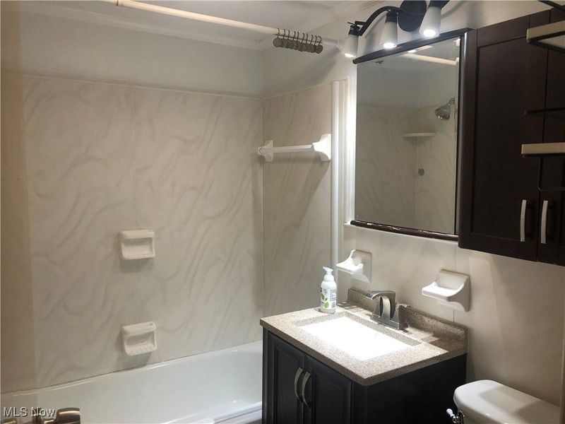 1402 Golden Gate Boulevard, Unit G102, Mayfield Heights, OH 44124 Photo 24