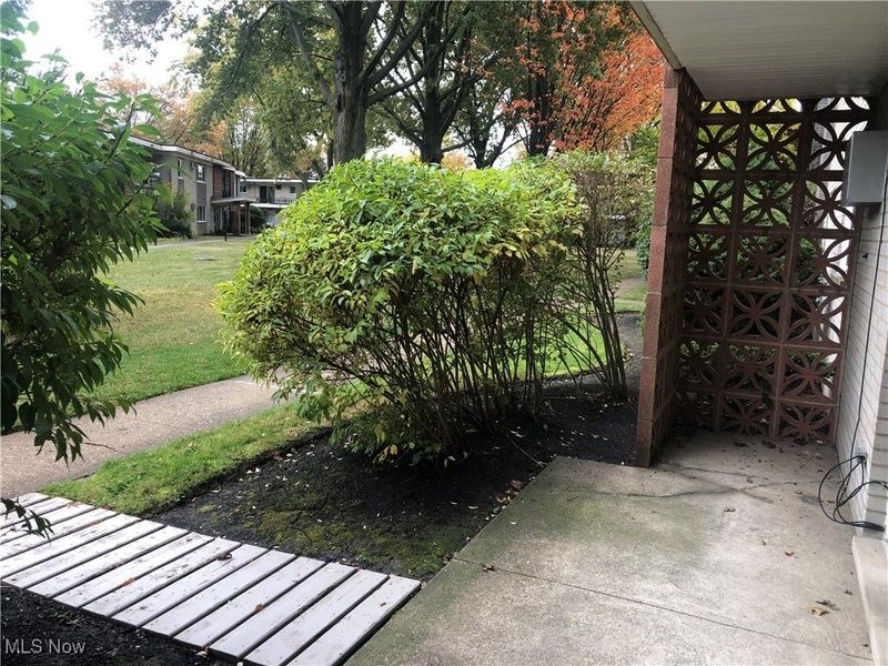 1402 Golden Gate Boulevard, Unit G102, Mayfield Heights, OH 44124 Photo 33