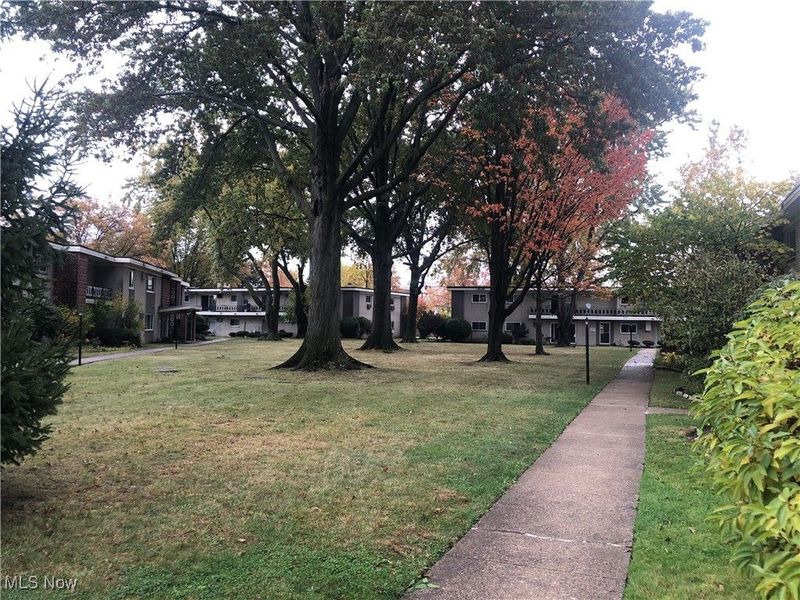 1402 Golden Gate Boulevard, Unit G102, Mayfield Heights, OH 44124 Photo 34