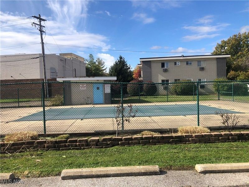 1402 Golden Gate Boulevard, Unit G102, Mayfield Heights, OH 44124 Photo 37