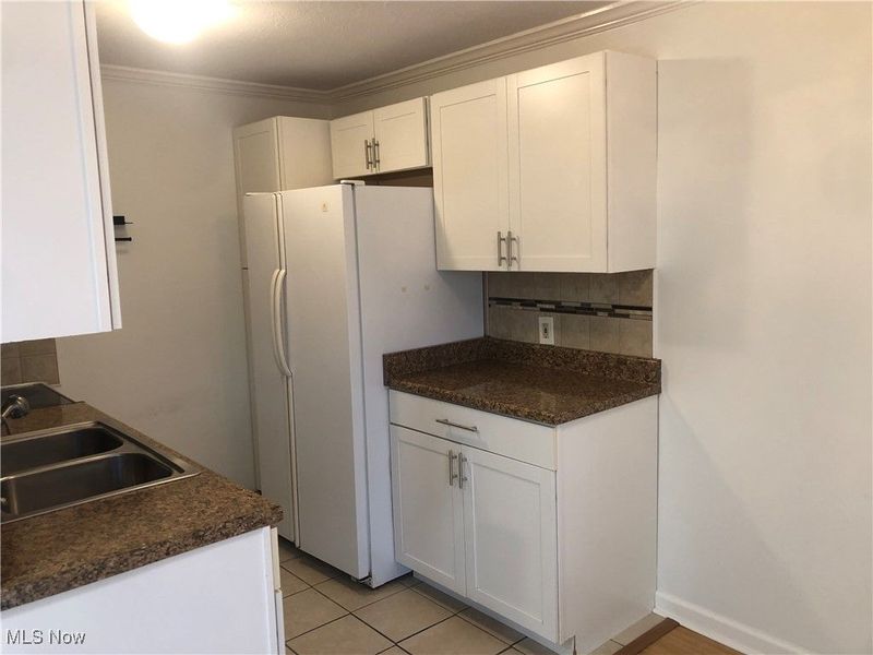 1402 Golden Gate Boulevard, Unit G102, Mayfield Heights, OH 44124 Photo 4