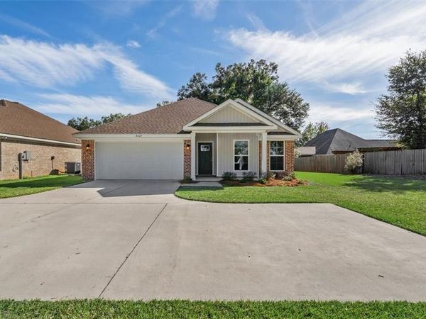 8621 Grelot Road W, Mobile, AL 36695