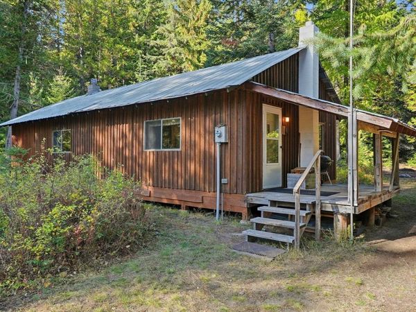 281 Four Dog Ln, Cusick, WA 99119