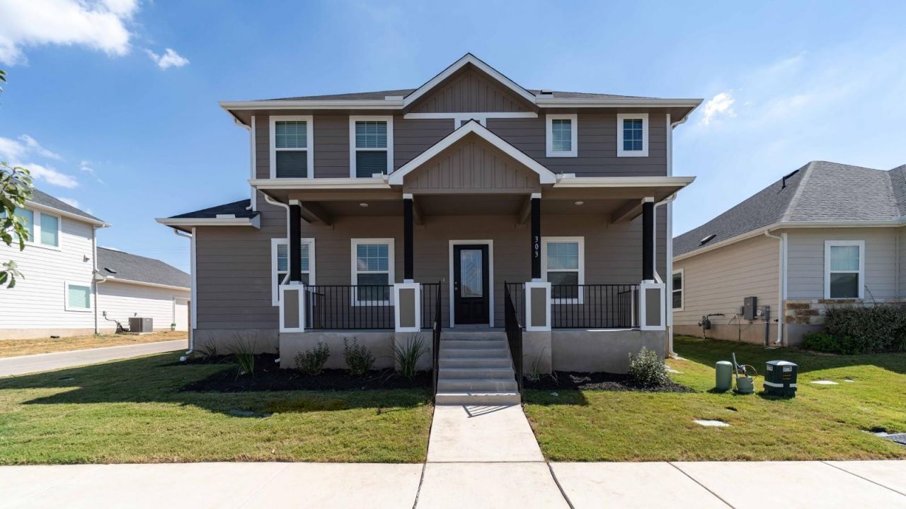 303 Ravens Crest Dr, Hutto, TX 78634 Main Photo