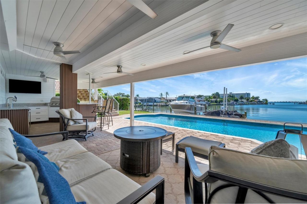 5918 Skimmer Point Boulevard S, Gulfport, FL 33707 Photo