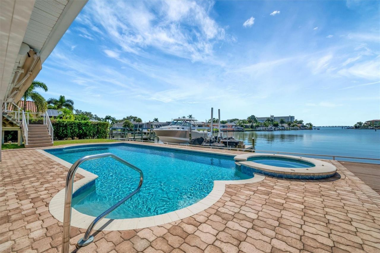 5918 Skimmer Point Boulevard S, Gulfport, FL 33707 Photo