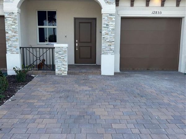 12855 NW 24th Ave, Miami, FL 33167