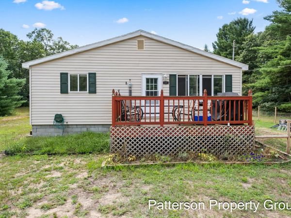 277 E Baker Street, Twin Lake, MI 49457