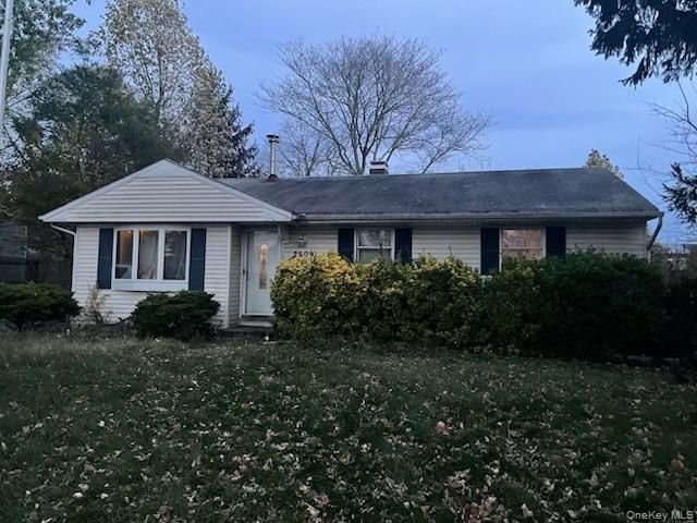 2909 Falcon Avenue, Medford, NY 11763 Main Photo