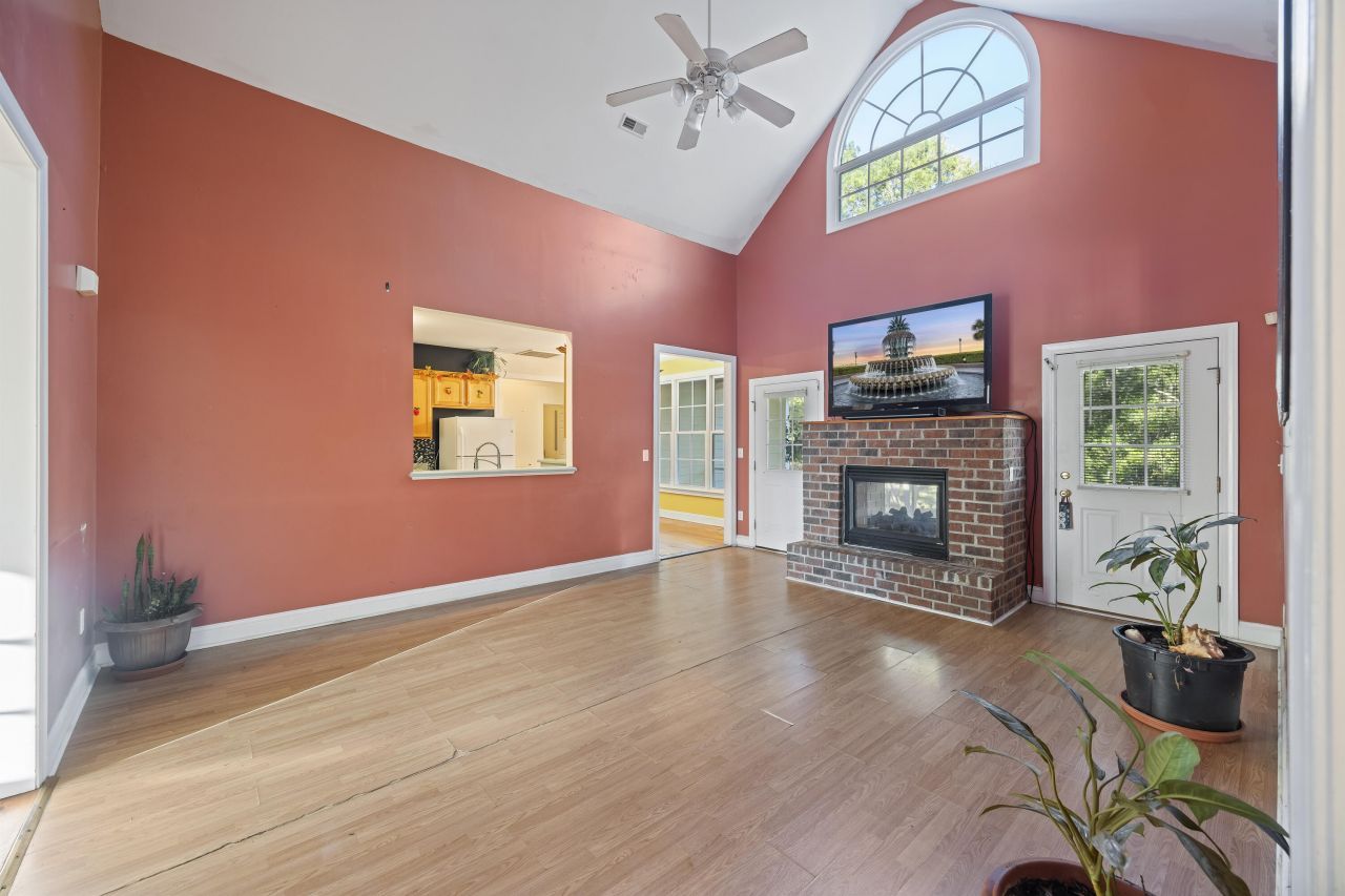 113 Twisted Oak Trail Photo 12