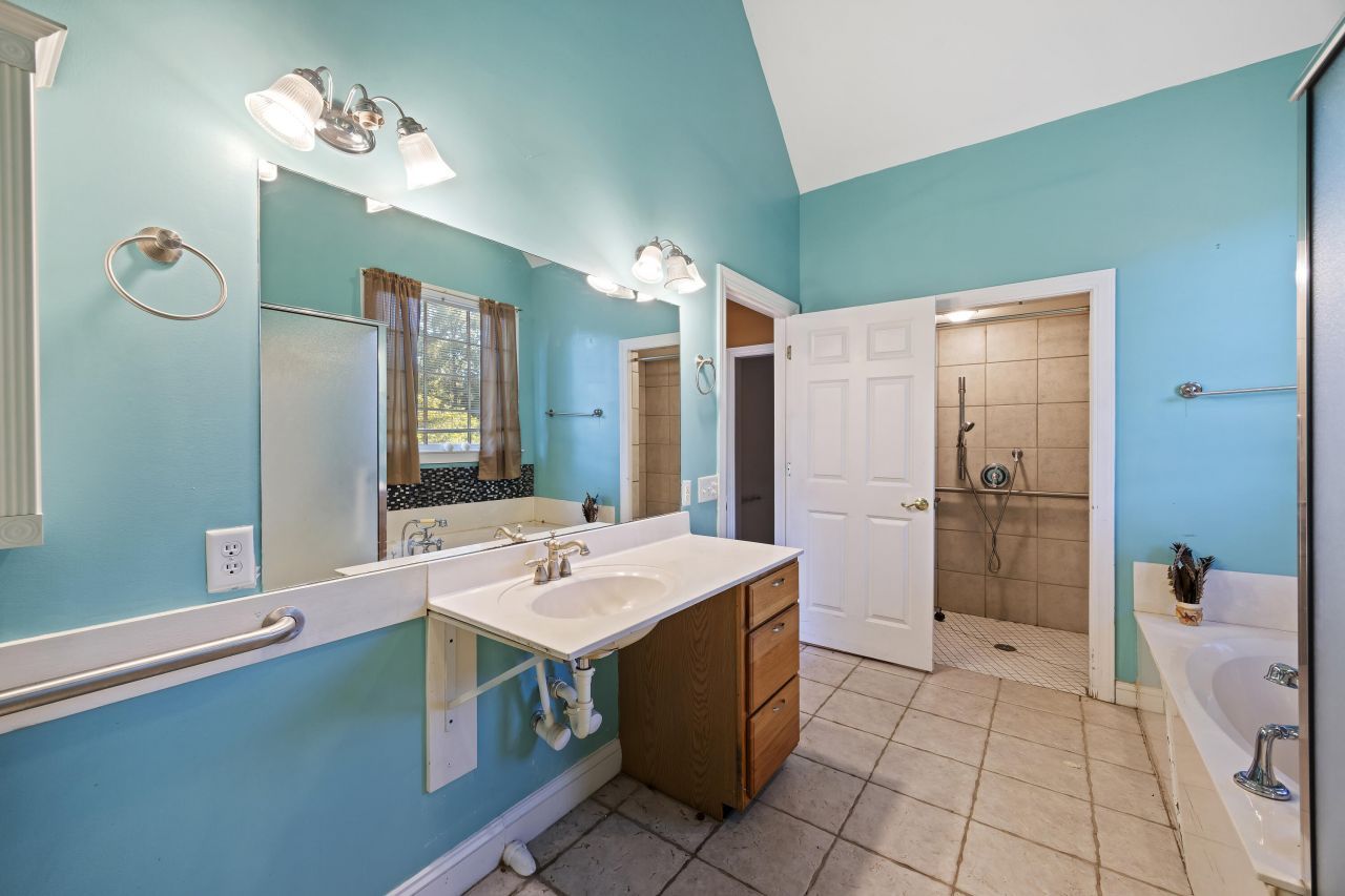 113 Twisted Oak Trail Photo 24