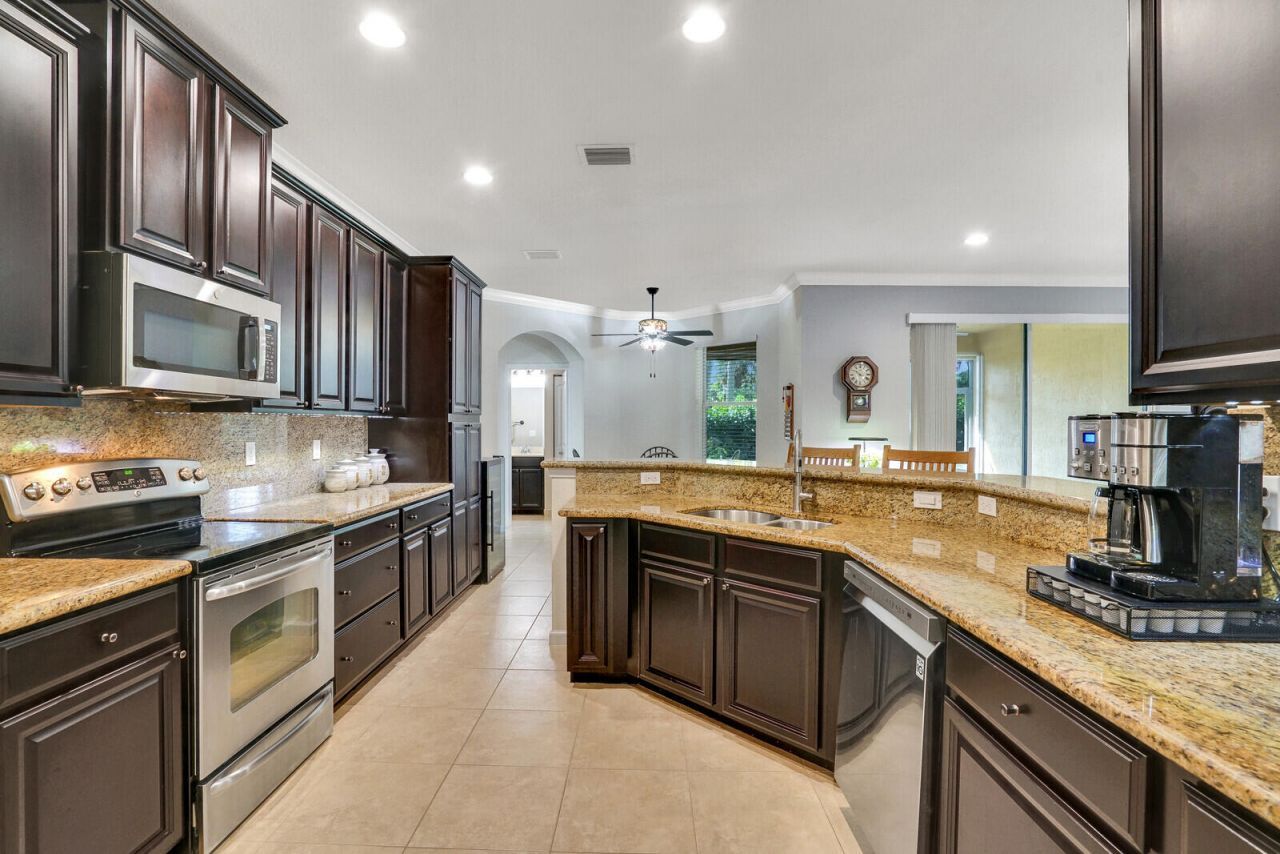 9328 Silent Oak Circle, West Palm Beach, FL 33411 Photo