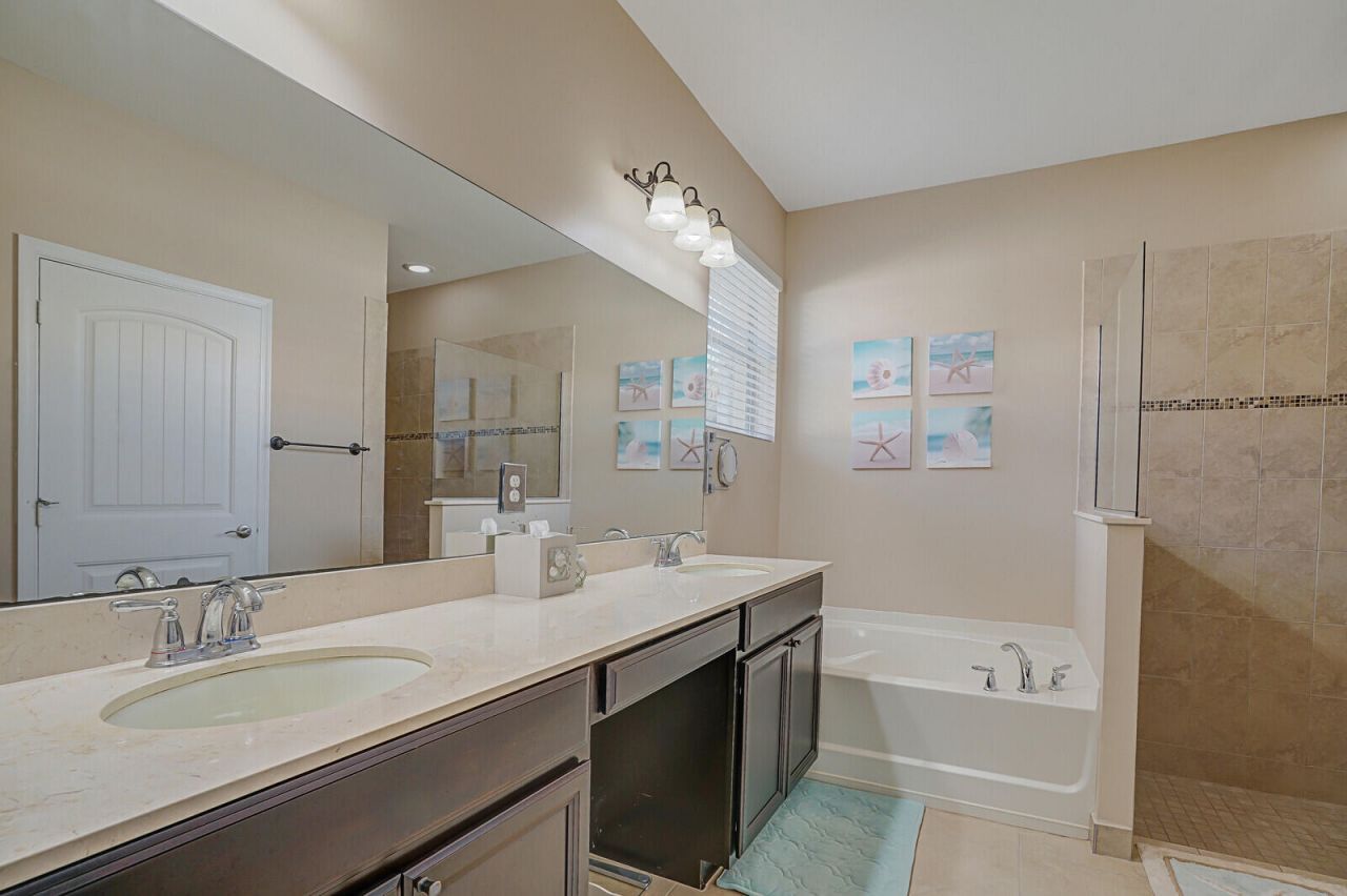 9328 Silent Oak Circle, West Palm Beach, FL 33411 Photo