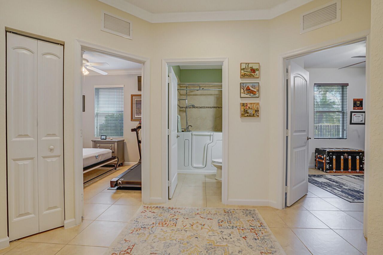 9328 Silent Oak Circle, West Palm Beach, FL 33411 Photo