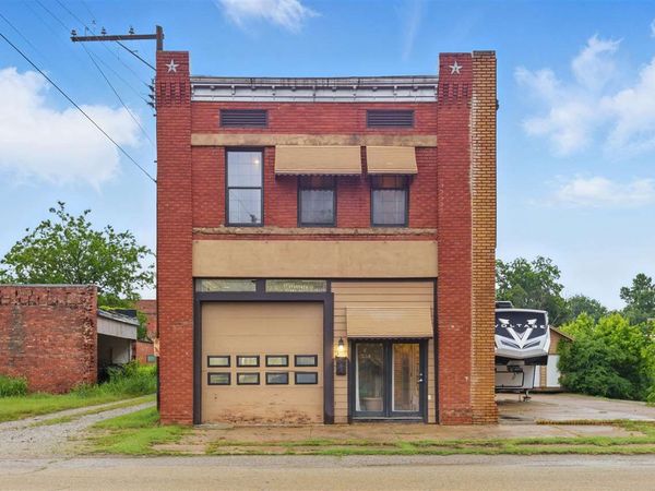 111 E Broadway Avenue, Yale, OK 74085