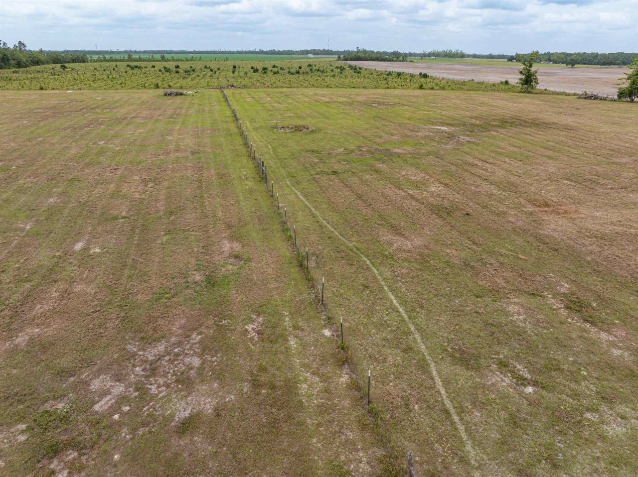 6676 SE Cr 255 , Lee, FL 32059 Photo